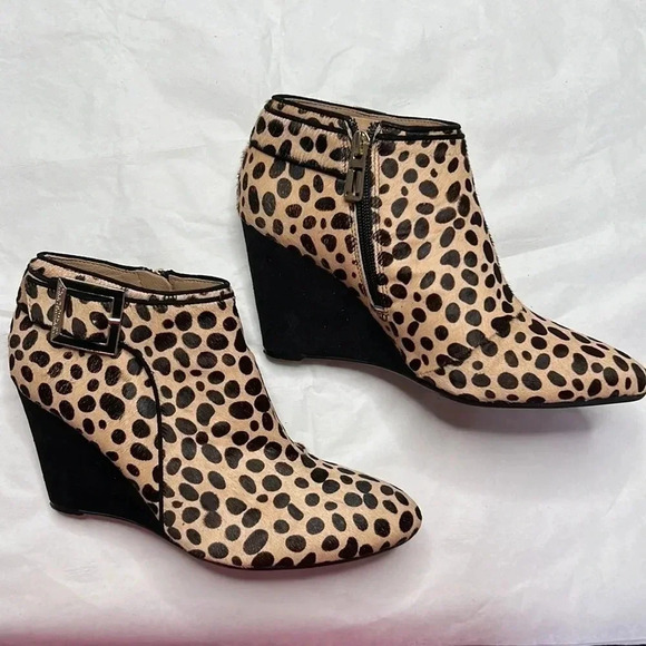 Isaac Mizrahi New York leather leopard print ankle wedge booties size 8 1/2 - Picture 2 of 11